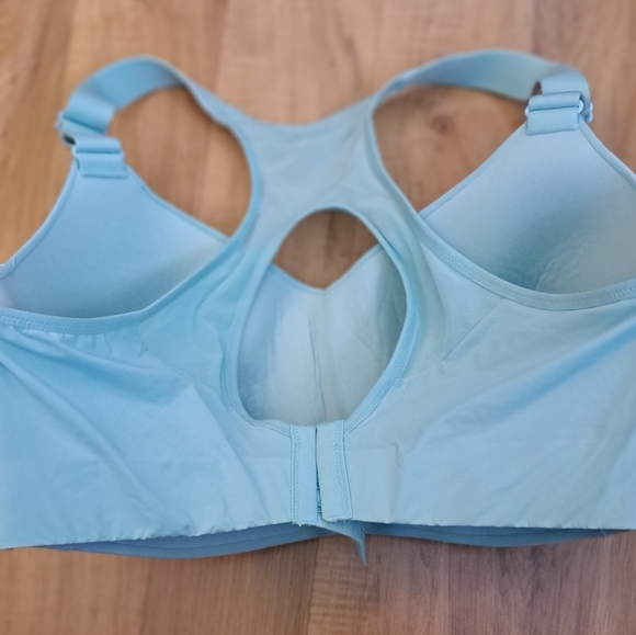Avia Sport Bra Size XXL DDD Color Mint. PRE-OWNED. Good Condition. - Picture 2 of 4